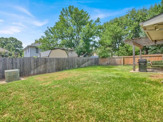 511 Dusty Leather CT, Pflugerville, TX 78660