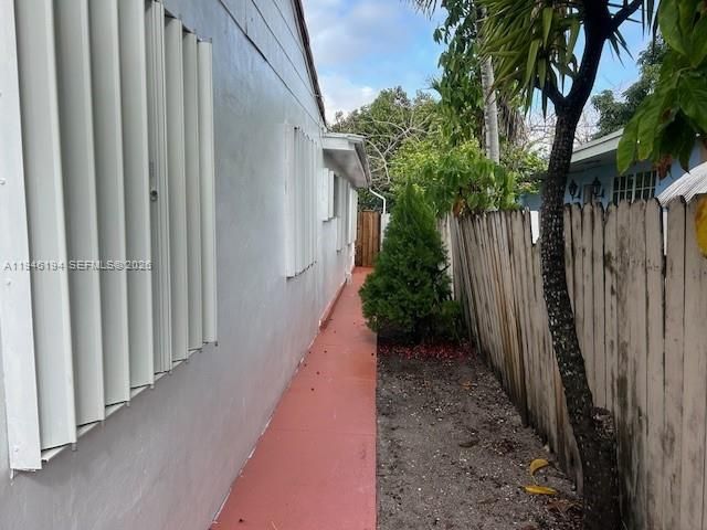 3361 NW 16th St B, Miami, FL 33125