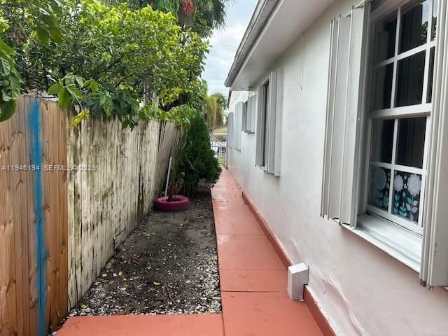 3361 NW 16th St B, Miami, FL 33125