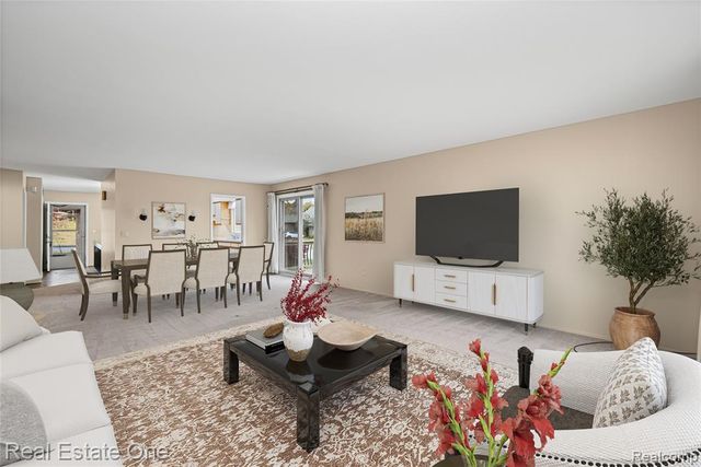 35560 Heritage Lane 55, Farmington, MI 48335