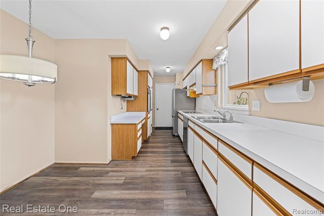 35560 Heritage Lane 55, Farmington, MI 48335