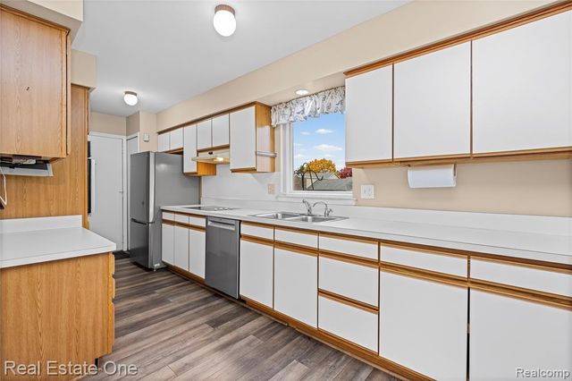 35560 Heritage Lane 55, Farmington, MI 48335