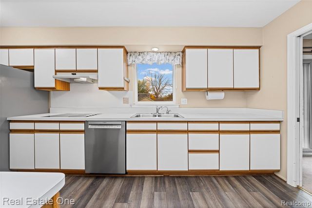 35560 Heritage Lane 55, Farmington, MI 48335