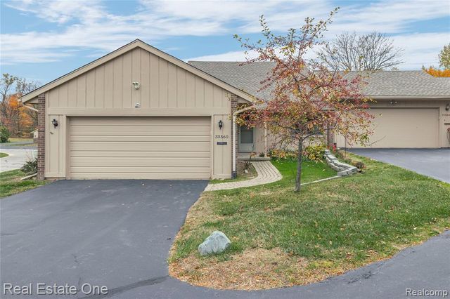 35560 Heritage Lane 55, Farmington, MI 48335