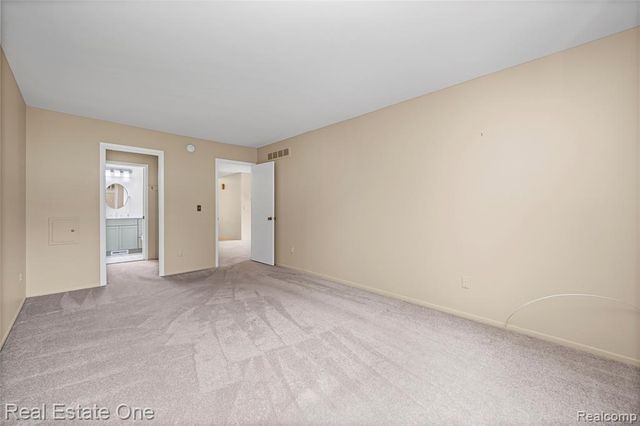 35560 Heritage Lane 55, Farmington, MI 48335