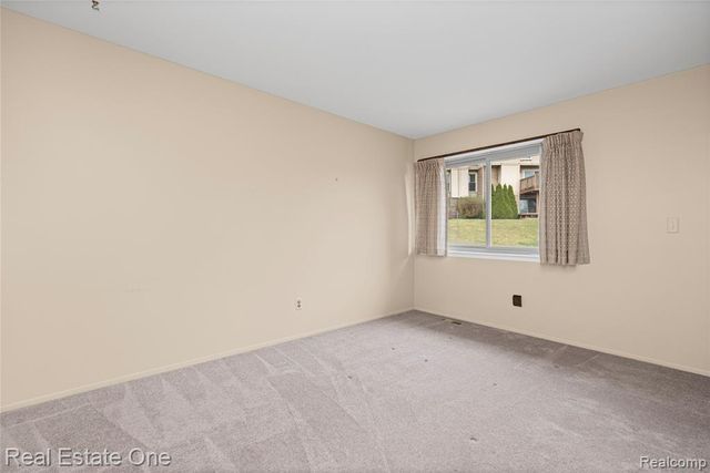 35560 Heritage Lane 55, Farmington, MI 48335