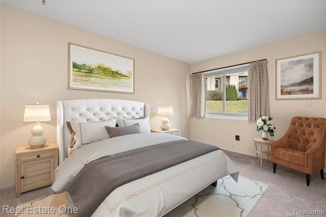 35560 Heritage Lane 55, Farmington, MI 48335