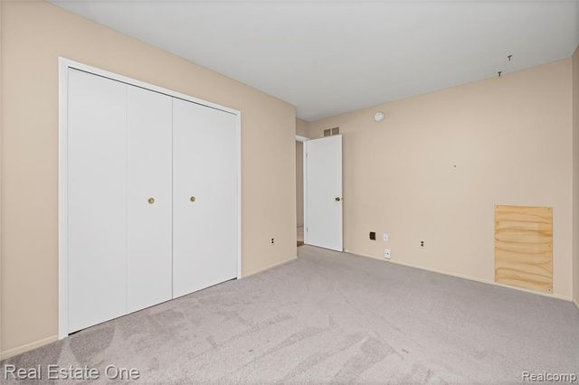 35560 Heritage Lane 55, Farmington, MI 48335