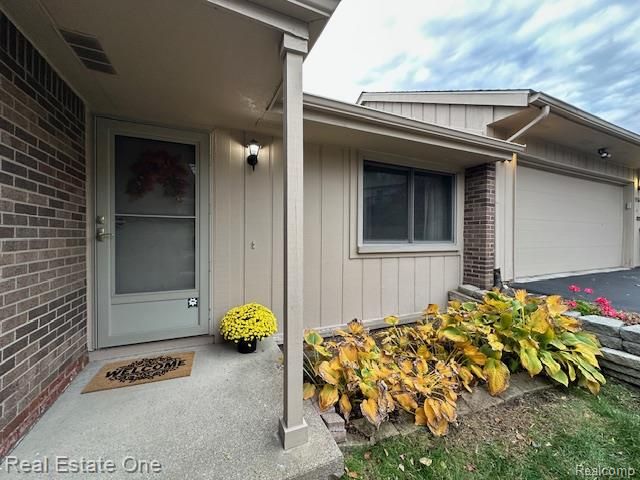 35560 Heritage Lane 55, Farmington, MI 48335