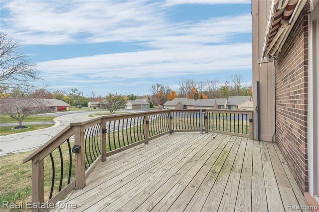 35560 Heritage Lane 55, Farmington, MI 48335