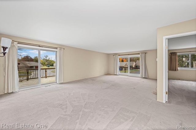 35560 Heritage Lane 55, Farmington, MI 48335