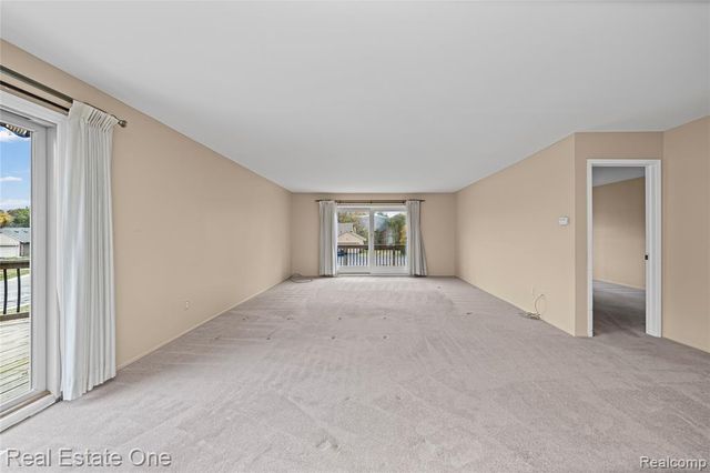 35560 Heritage Lane 55, Farmington, MI 48335