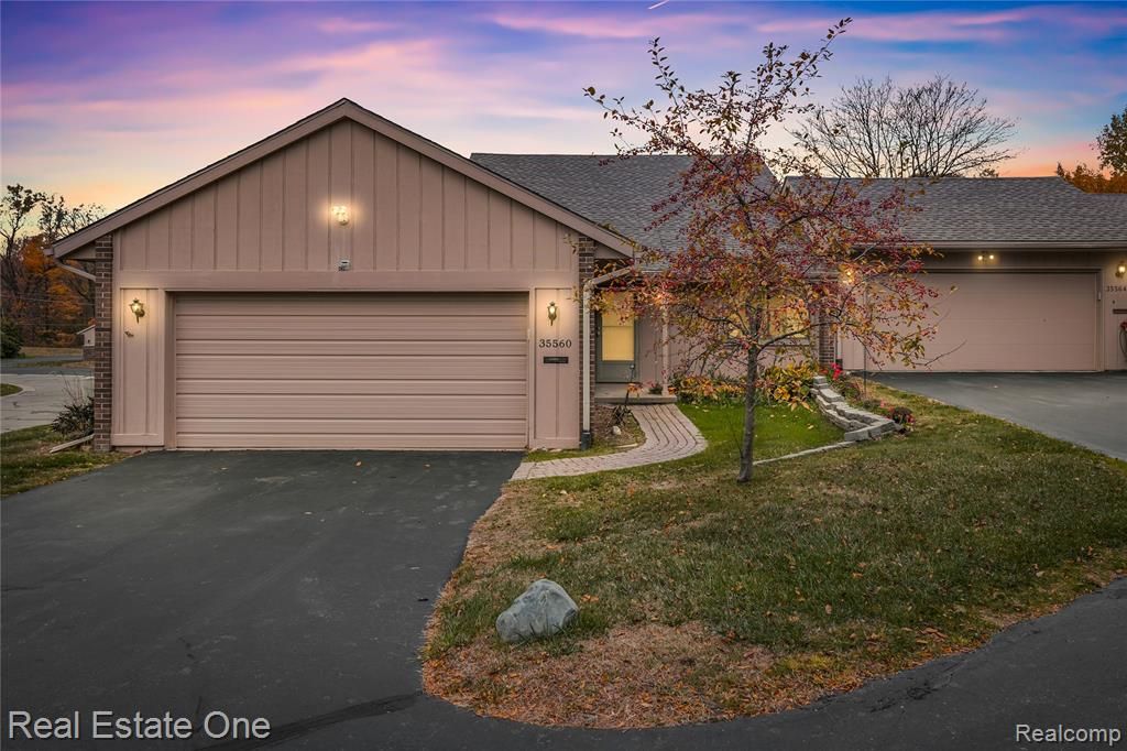 35560 Heritage Lane 55, Farmington, MI 48335