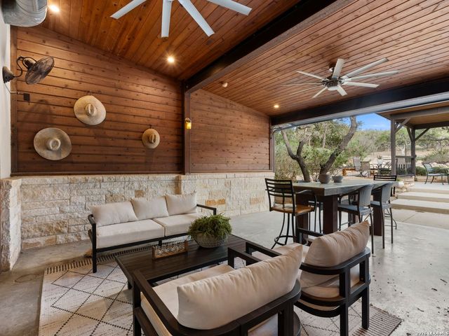 1146 VICTORIA LN, Spring Branch, TX 78070