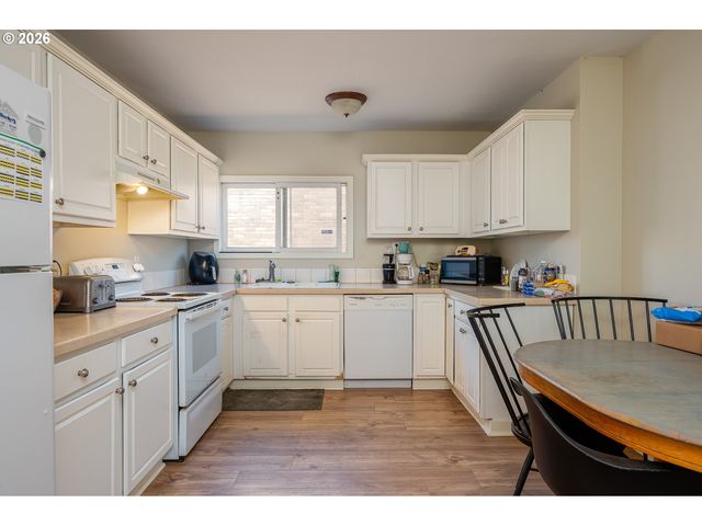 1210 DANIELS St, Vancouver, WA 98660