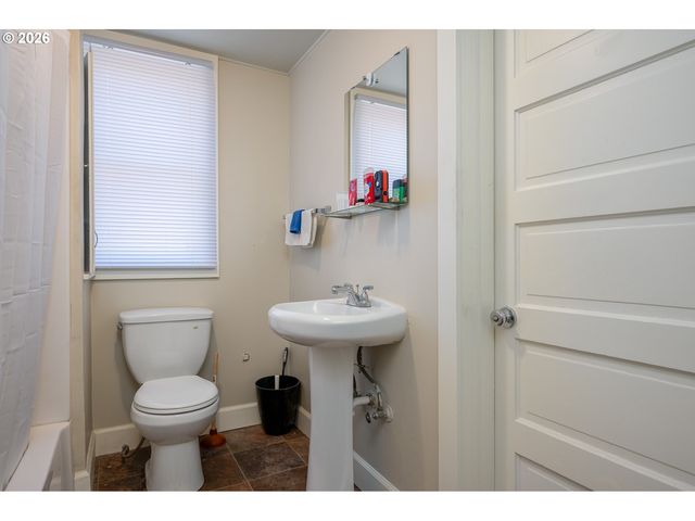 1210 DANIELS St, Vancouver, WA 98660
