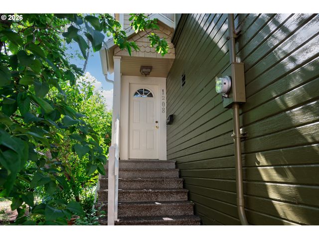 1210 DANIELS St, Vancouver, WA 98660