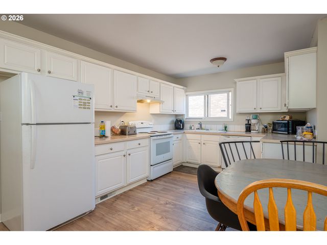 1210 DANIELS St, Vancouver, WA 98660