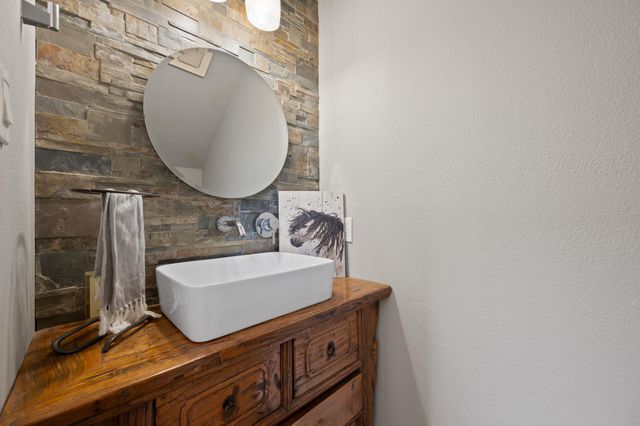 158 Uriah DR, Elgin, TX 78621