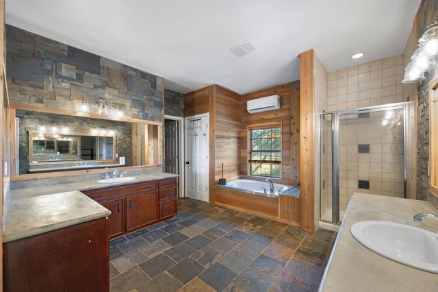 158 Uriah DR, Elgin, TX 78621