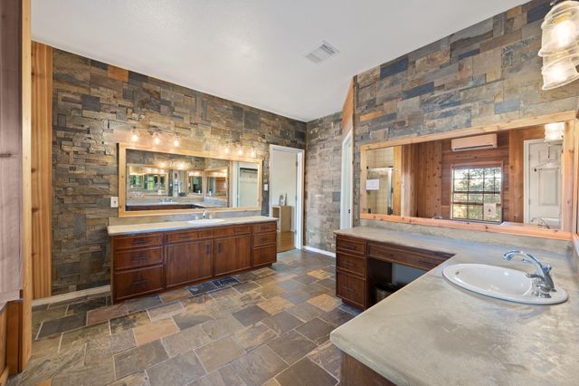 158 Uriah DR, Elgin, TX 78621