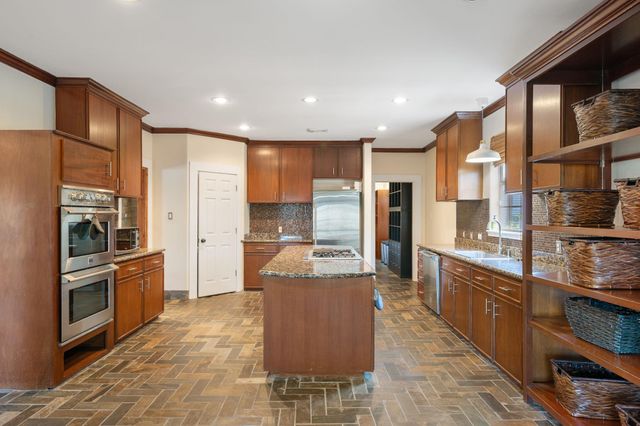 158 Uriah DR, Elgin, TX 78621