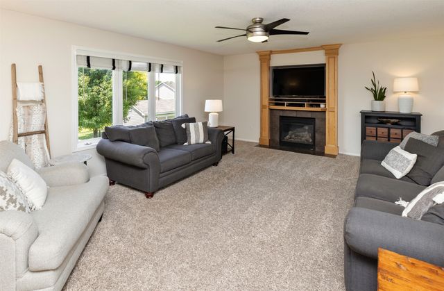 12306 Prairie Drive, Urbandale, IA 50323