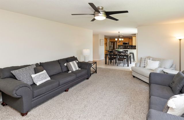 12306 Prairie Drive, Urbandale, IA 50323