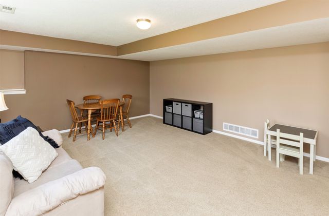 12306 Prairie Drive, Urbandale, IA 50323
