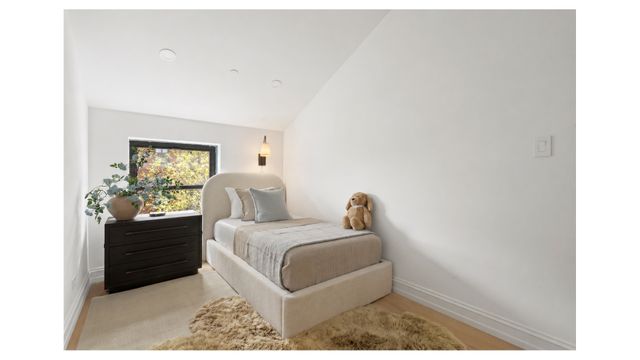 227 WARREN Street, New York City, NY 11201