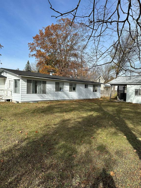 415 S Walnut Street, Kalkaska, MI 49646