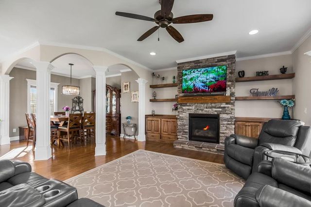 27810 E 133rd Court, Lee's Summit, MO 64086