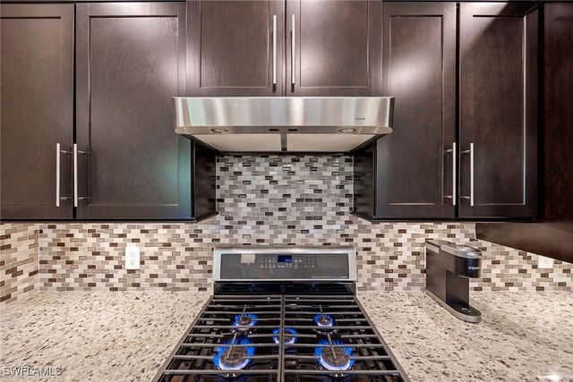 7049 Live Oak DR, Naples, FL 34114