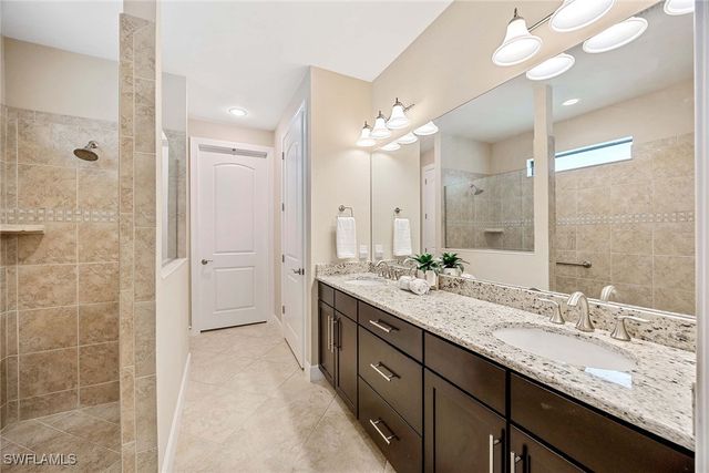 7049 Live Oak DR, Naples, FL 34114