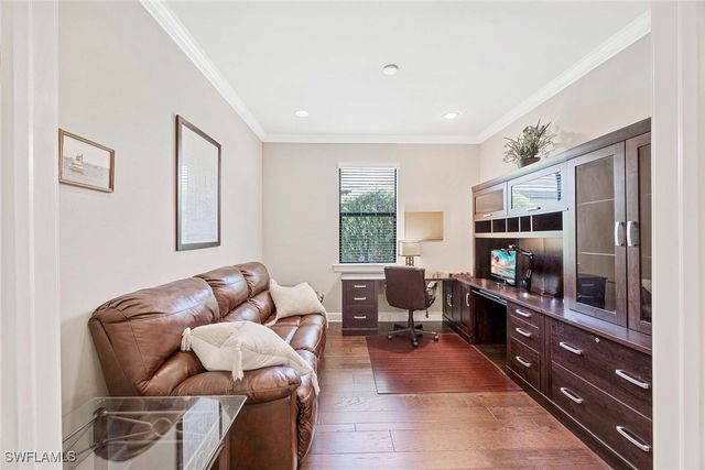 7049 Live Oak DR, Naples, FL 34114