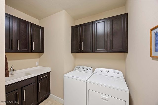 7049 Live Oak DR, Naples, FL 34114