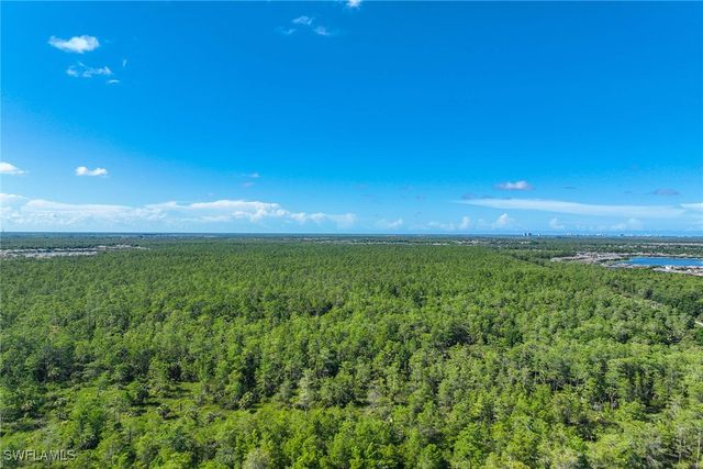 7049 Live Oak DR, Naples, FL 34114