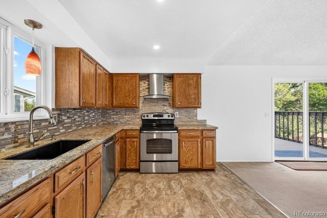 8399 W 77th Way, Arvada, CO 80005