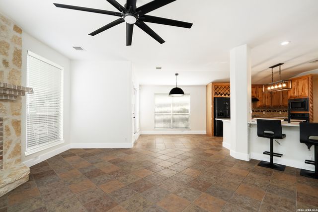 8910 Los Sonoma Rio, Helotes, TX 78023