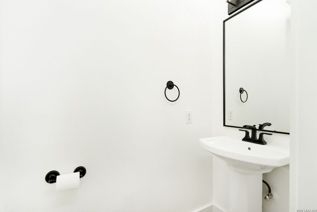 8910 Los Sonoma Rio, Helotes, TX 78023