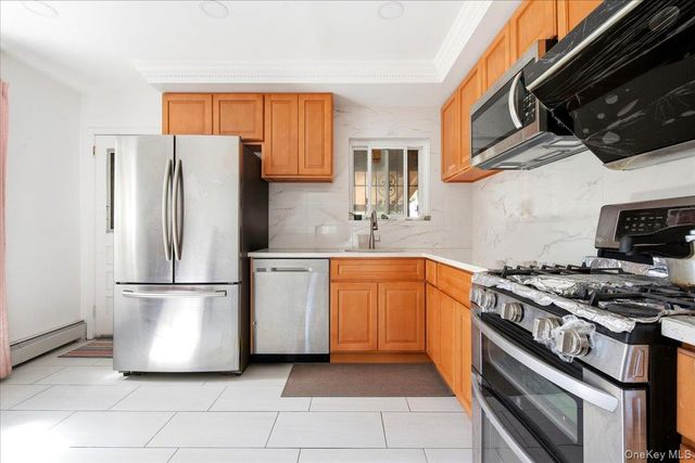 77-32 160th Street, Fresh Meadows, NY 11366