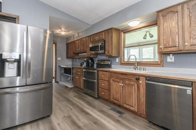 W224S9735 Big Bend Dr, Big Bend, WI 53103
