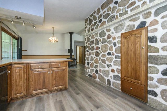 W224S9735 Big Bend Dr, Big Bend, WI 53103