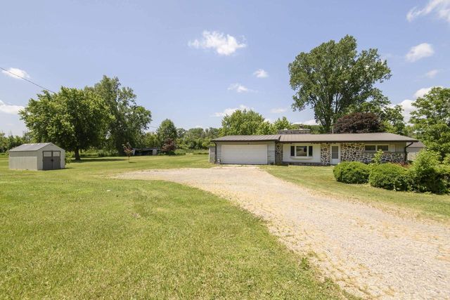 W224S9735 Big Bend Dr, Big Bend, WI 53103