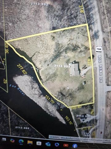 W224S9735 Big Bend Dr, Big Bend, WI 53103