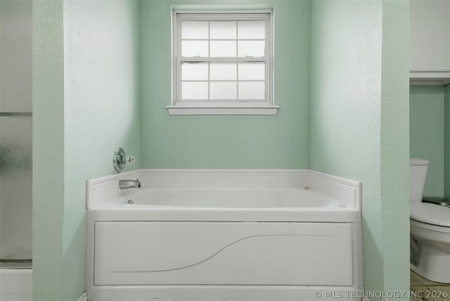 8114 Forrest Glenn Road, Claremore, OK 74019