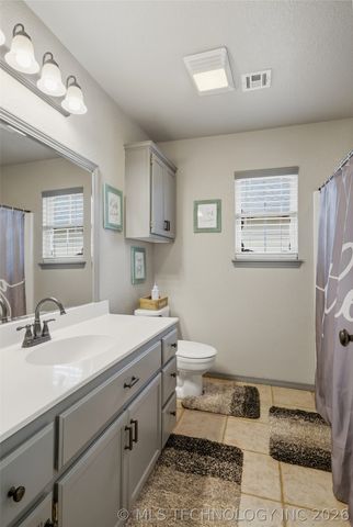 8114 Forrest Glenn Road, Claremore, OK 74019