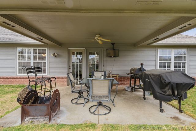 8114 Forrest Glenn Road, Claremore, OK 74019