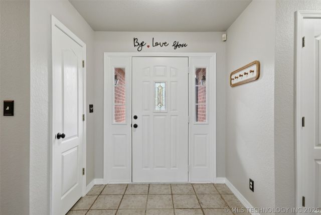 8114 Forrest Glenn Road, Claremore, OK 74019