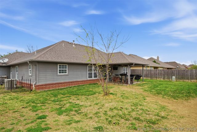 8114 Forrest Glenn Road, Claremore, OK 74019